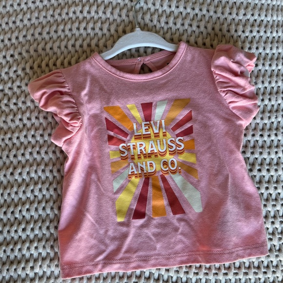 Levi’s Tshirt - Picture 1 of 3